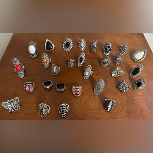 Paparazzi rings bundle. Large variety of 29 different rings. Must take all.